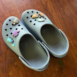 Crocs Crocband Clogs‎ Grey Blue Mens 7 Womens 9 Cat Jibbitz Charms 11016